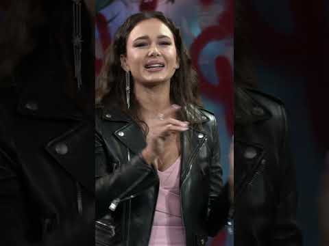 Aida Garifullina habla en español #LaResistencia #shorts thumbnail