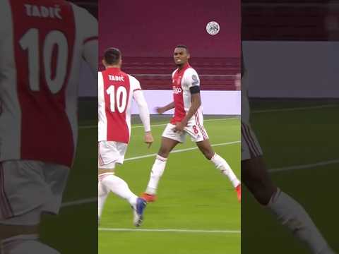 18-year-old Ryan Gravenberch scoring his first Champions League goal 💎 thumbnail