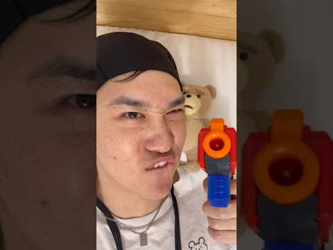 Baby learns the difference between black and white thumbnail