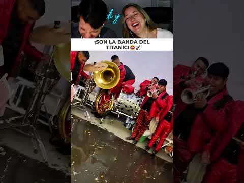 La boda se inundo y la banda siguio tocando como en el Titanic thumbnail