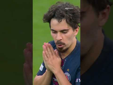 WOAH! Vitinha tilt hem nét over 🥵 #ZiggoSport #ZSFinals #UCL #PSGARS #Vitinha thumbnail