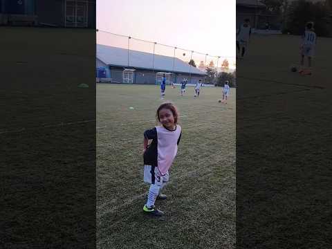 Mama Kaget Dedek Bkin Kesal Teman Ara Yg Lg Nonton D Pinggir Lapang Sepak Bola. Marahin Coach ?‍♀️? thumbnail