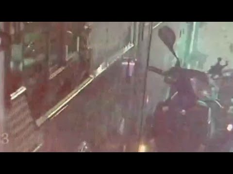 刷一排機車 thumbnail