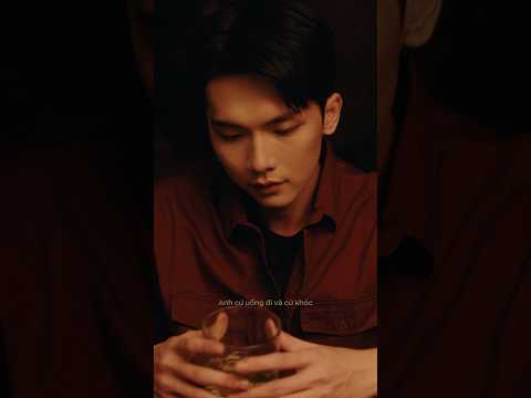‘Thôi thì… Anh cứ uống đi và cứ khóc’ | Cho phép tôi mời anh một ly 🥃 #vuongbinh #shorts thumbnail