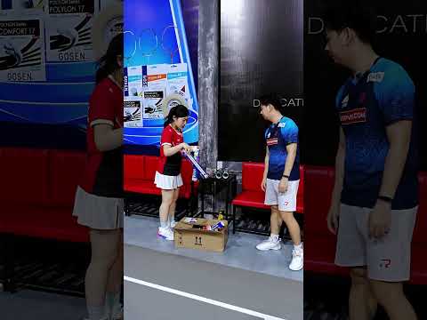 Thiên Vị ??? #vnb #badminton #caulong #shortsvideo #shorts thumbnail