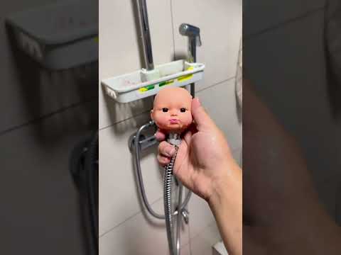 This is a weird shower head. ? thumbnail