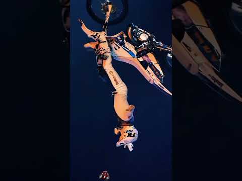Motorcyclestuntshow.#motorcycle#stunt#extremesports#USA#foryou thumbnail
