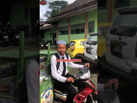 Saat Anak Lain Belajar, Ia Juga Cari Nafkah thumbnail