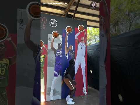mencoba melawan pemain basket profesional?? thumbnail