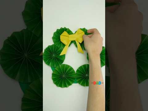 Christmas Paper Crafts - Wreath thumbnail