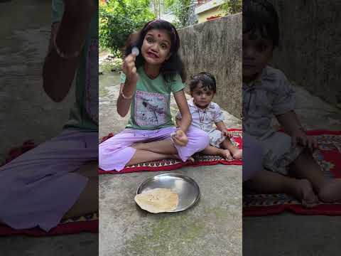 Mummy Ki Roti Gol Gol#shortvideo#ytshorts#viralvideo#funnyvideo#Kritikachannel thumbnail