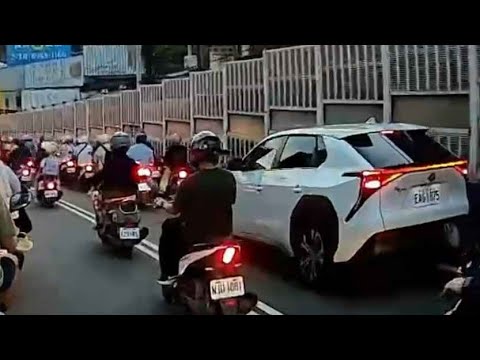 懂排隊、有禮貌的四輪 thumbnail