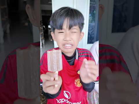 Kakak Rafa Makan Es Krim Coklat Gak Enak #shorts thumbnail