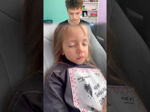 Do you have a sister like this?? (react) thumbnail