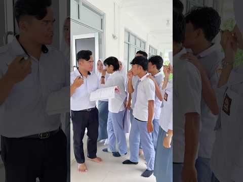 Murid-murid kompak saling melindungi 🙄🤦🏻‍♂️ #funny #comedy thumbnail
