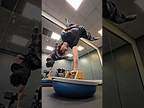 The end 💀 Handstands changed my life 📈💪🏻 #calisthenics #motivation #transformation #gym thumbnail
