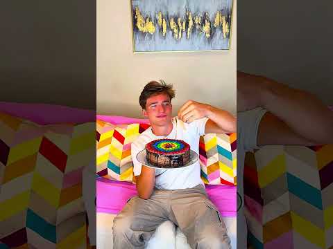 How to eat CHOCOLATE CAKE 🎂 thumbnail