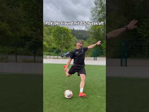 Wir kennen ihn alle!😂 #fußball #torwart #comedy #football #pov #viral #shorts thumbnail