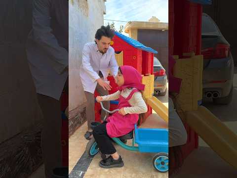 الدكتور يأخذ الدراجات وصدمة 😱ادخلهم الى المنزل !!! thumbnail