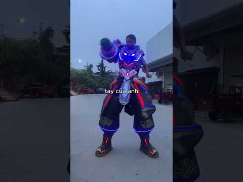 bạn có muốn gặp anh bảo vệ này ngoài đời thumbnail