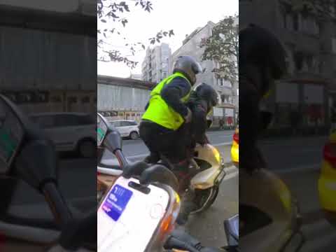 Kim Elledi G*tümü ? #foryourpage #shortvideo #smartphone #motovolgger #kesfet thumbnail