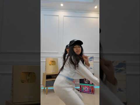 Kita Ready buat UAS besok!! 🥳🤩 #kembar #trends #jogetviral #dance #jogetseru #shorts thumbnail
