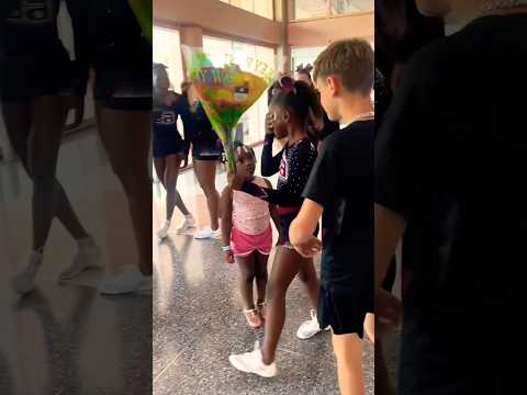 Why these two 5th graders are melting hearts online ❤️ thumbnail