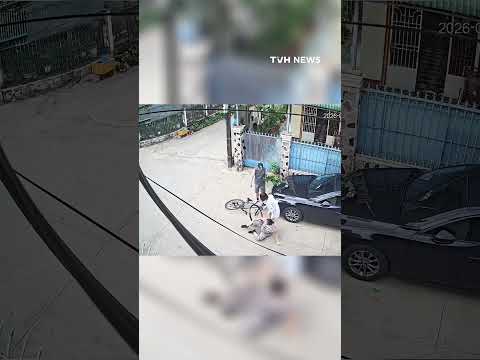 Chơi cầu lông ra tận ngoài đường và cái kết thumbnail