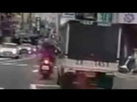 【車禍影片】阿伯  我幫到這裡了（2026.05.14 臺南市中西區永華路一段 thumbnail