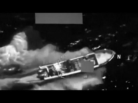 Narcotraffico, missile Usa DISTRUGGE barca sospetta nel Pacifico: le immagini dell'ESPLOSIONE thumbnail