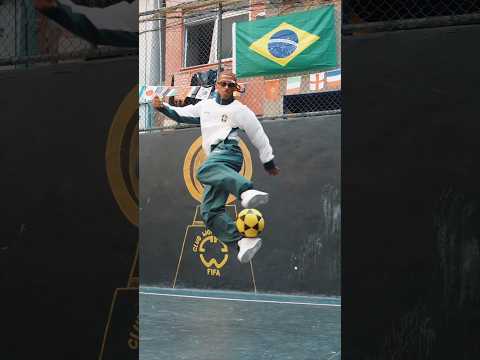 EL TRUCO BRASILEÑO DE FÚTBOL MÁS VIRAL DE LAS REDES PASO A PASO - Eclipse thumbnail