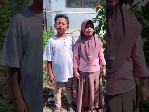 TIAN LARI BAWA KAYU😁😅🙈 #comedy #hiburansegar #funny #drama #shorts #humor thumbnail
