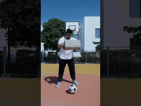 هل هذا الوزن يفجر الكرة؟ ⚽️🤯 thumbnail