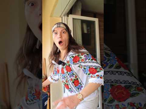 Mărioara intra in Laptop #amuzant #funny #comedie #tecnologia thumbnail