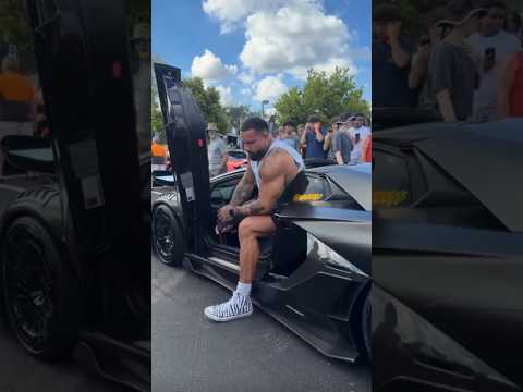 Derita Orang Tinggi! Cara Gila Pemain NBA Modifikasi Mobil Agar Muat Masuk. thumbnail