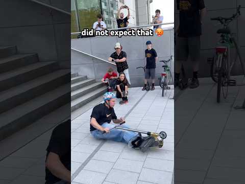 folded 😳 thumbnail