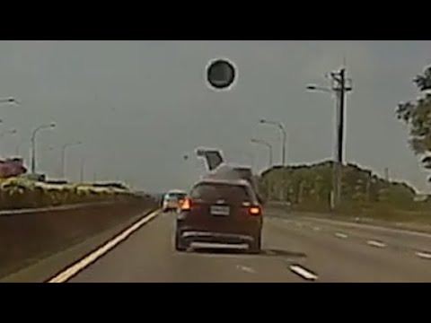 【車禍影片】台灣國道就是這麼刺激（2026.05.27 國道一號南下338公里處 thumbnail