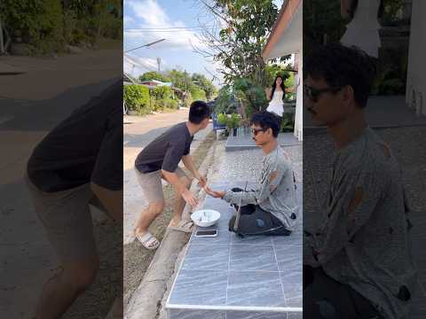 มัวหลงคารมสาว😅 #คลิปสั้นคลิปตลกคลิปบันเทิง thumbnail