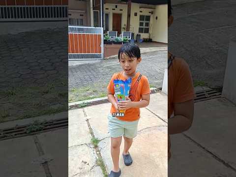 Siapa Kalian Yg Mw Kiko? Mama Liat Ara Bw Kiko Ice Dibagiin K Teman. Kalian Suka Rasa Apa Guys? ?? thumbnail