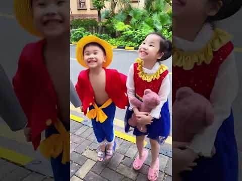 外星人把小路飞的假妈妈弄漏气了#海贼王 #路飞 thumbnail