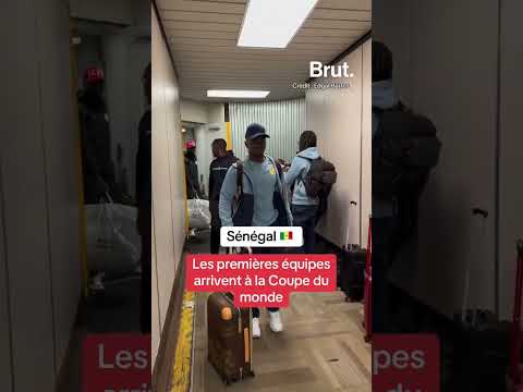 L’arrivée des premières équipes à la Coupe du monde. thumbnail