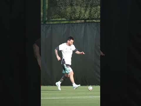Il 𝗿𝗶𝘀𝗰𝗮𝗹𝗱𝗮𝗺𝗲𝗻𝘁𝗼 𝗱𝗶 𝗠𝗲𝘀𝘀𝗶 in allenamento 🏃‍♂️⚽ thumbnail