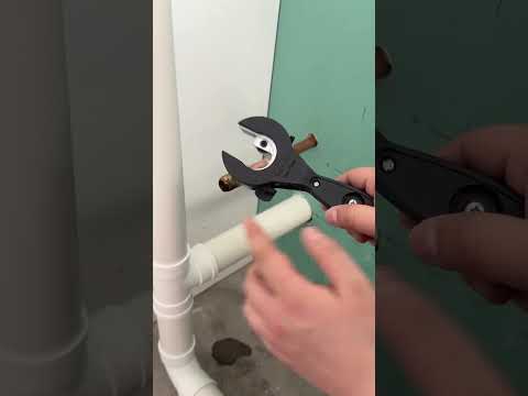Pipe cutter of all sizes is also a rach for small spaces #tool #handtools #pipecutter #WeeklyDeals thumbnail