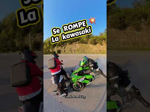 Biker golpea a su amigo #biker #humor #automobile #humor #kawasaki thumbnail