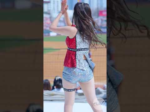 은갈치의 위엄..ㄷㄷ 김진아 치어리더 金吉娜 Kim Jina cheerleader ktwiz thumbnail