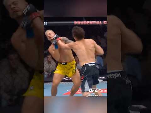 🤩 Копылов разбивает в стойке! #UFC328 thumbnail