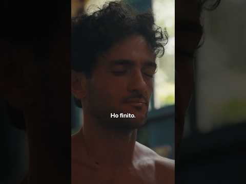 Mi faccio frustare da uno sciamano con un'ortica #shorts #progettohappiness #documentary thumbnail
