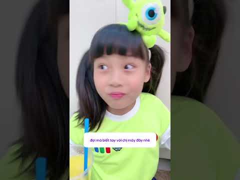 Dụ em trai uống thuốc và cái kết! thumbnail