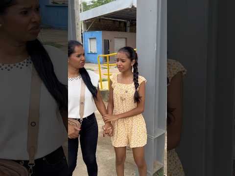 Mi Hija Catastrófica al cruzar un puente #humor #comedia #comedy thumbnail