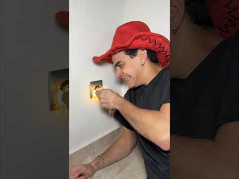 AVERIGUO de que SON las LLAVES de la CAJA FUERTE SECRETA! thumbnail